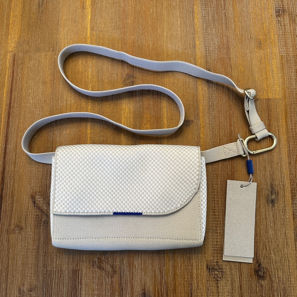NWT Rothy’s Belt Bag